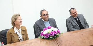 محافظ قنا وسفيرة الاتحاد الأوروبي يتفقدان المنطقة الصناعية بقفط 1 - جريدة المساء