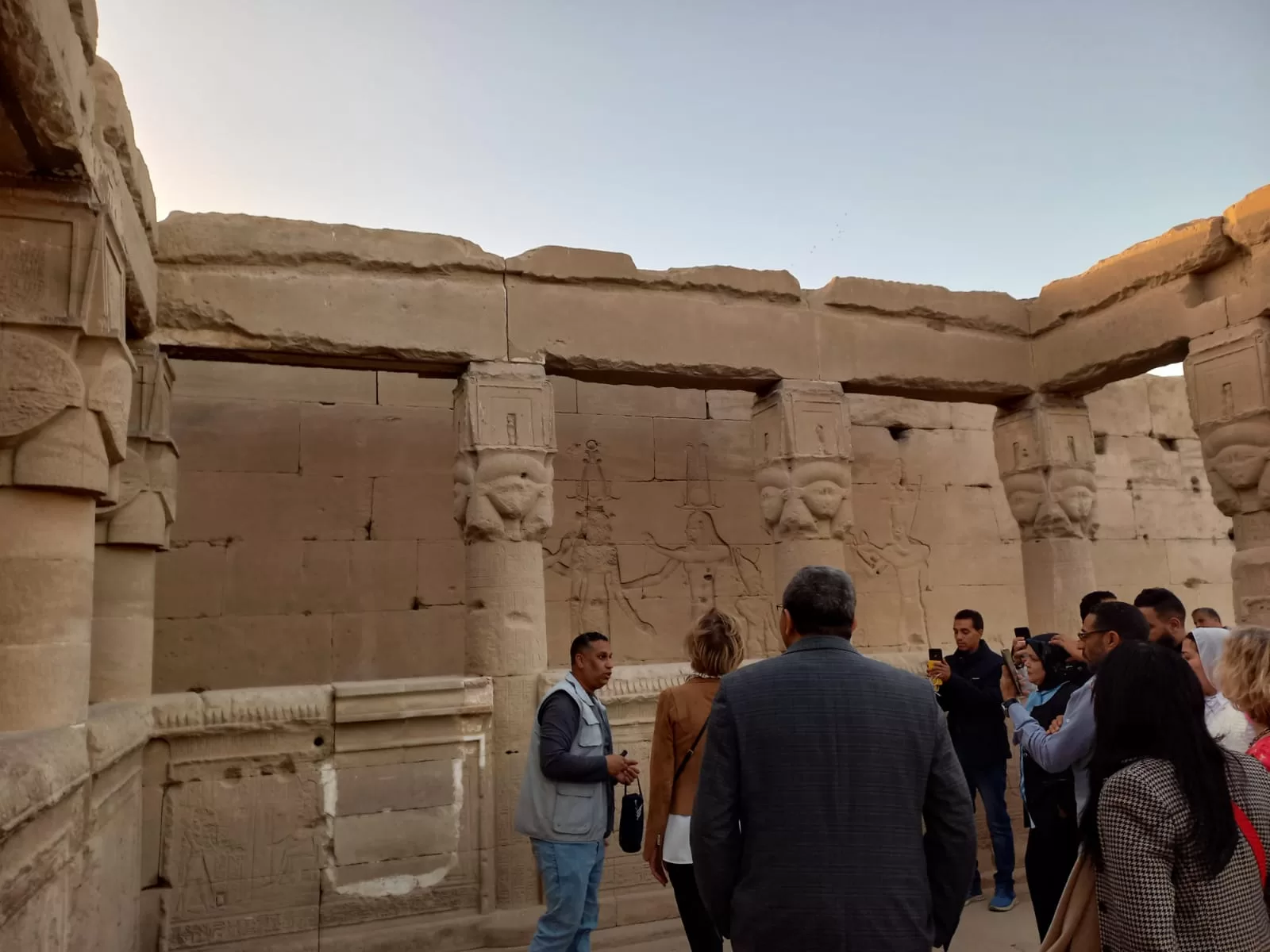 سفيرة الاتحاد الأوروبي تزور معبد دندرة في قنا 63 - جريدة المساء