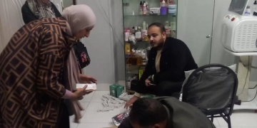 غلق مركز تجميل مخالف ومصادرة مستحضرات مجهولة المصدر بنجع حمادي 33 - جريدة المساء