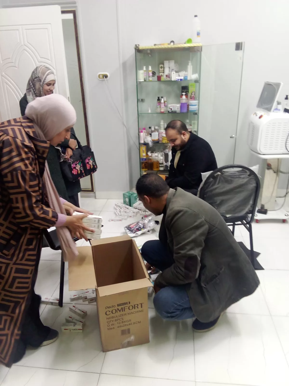 غلق مركز تجميل مخالف ومصادرة مستحضرات مجهولة المصدر بنجع حمادي 59 - جريدة المساء