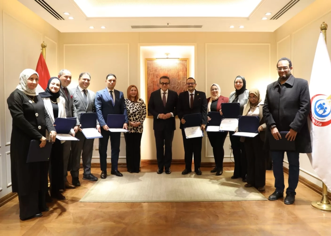 وزير الصحة يكرم الدفعة الأولى من خريجي دبلومة إدارة المستشفيات ضمن التعاون المصري-الفرنسي (FEXTE) 17 - جريدة المساء