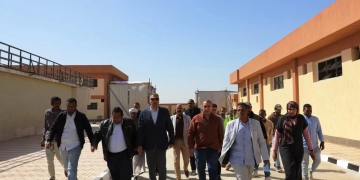 . محافظ أسوان يعطى إشارة البدء للتشغيل التجريبى لمشروع محطة المعالجة الثنائية للصرف الصحى بالرديسية بحرى 1 - جريدة المساء