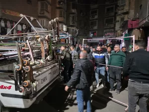 بعد الاشتباكات مع السكان.. محافظة الجيزة تخلي شارع العريش من تعديات الباعة الجائلين 29 - جريدة المساء