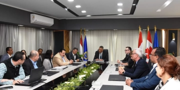 محافظ أسوان يترأس الإجتماع التنسيقى لمتابعة مشروع تعزيز الزراعة الذكية مناخياً 1 - جريدة المساء