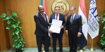 الصحة: وزير الخارجية يكرم الفريق الطبي المصري الموفد إلى السودان تقديرًا لجهودهم الطبية  1 - جريدة المساء