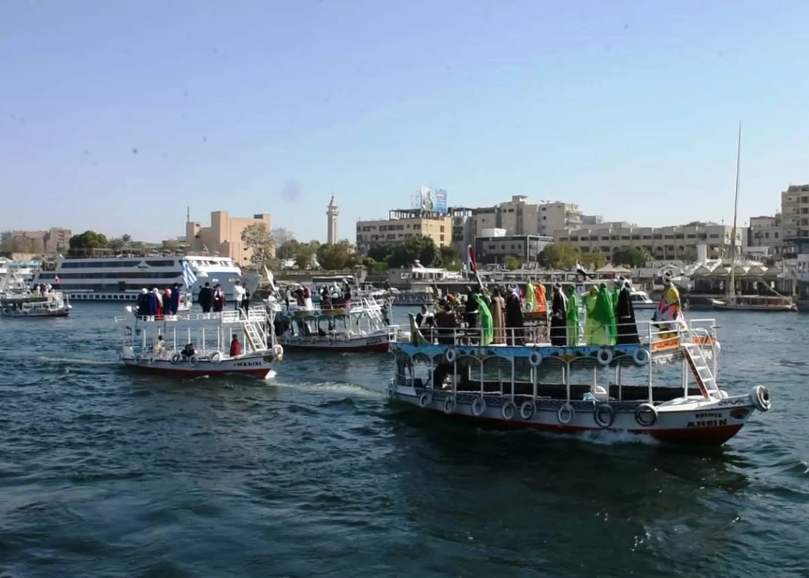 عروض الديفيلية فى ثانى فعاليات مهرجان أسوان الدولى للثقافة والفنون 17 - جريدة المساء