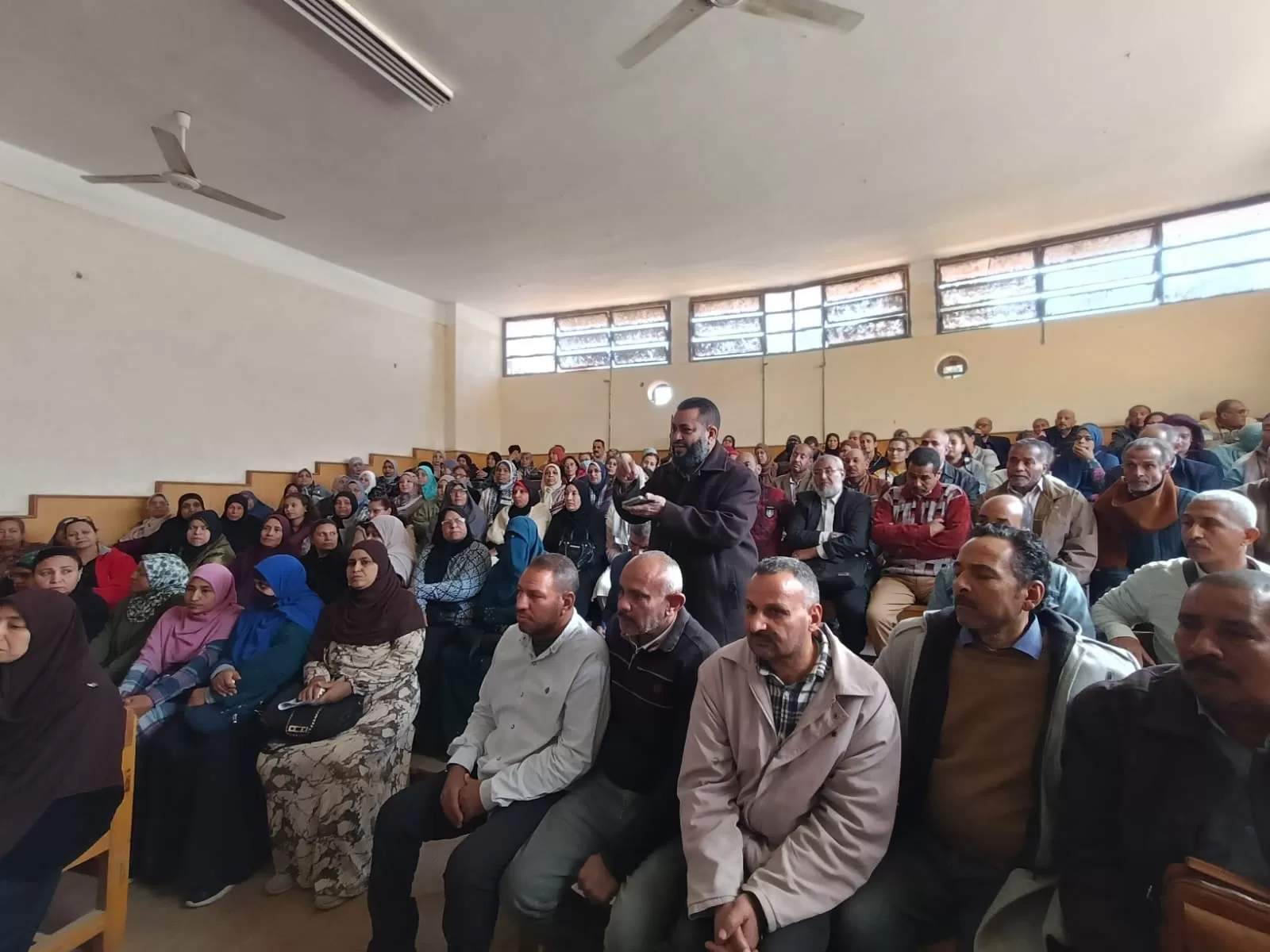 وكيل تعليم قنا يتابع مقابلات اختيار المشاركين في امتحانات الدبلومات الفنية 20 - جريدة المساء