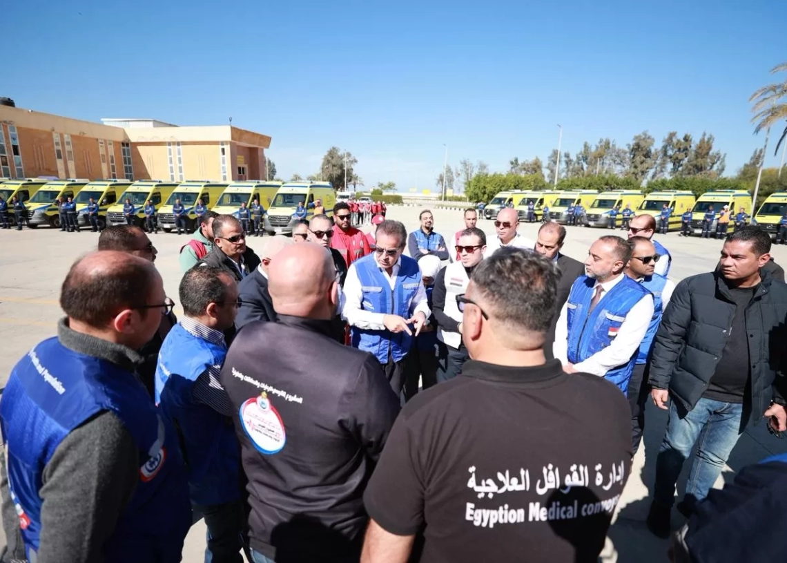 وزير الصحة ومحافظ شمال سيناء استقبلا الجرحى والمرضى الفلسطينيين بمعبر رفح 19 - جريدة المساء