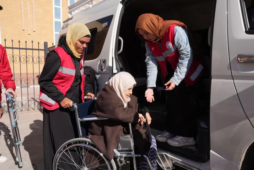 الهلال الأحمر يمدّ جسور الرحمة بين غزة ومستشفيات مصر 18 - جريدة المساء