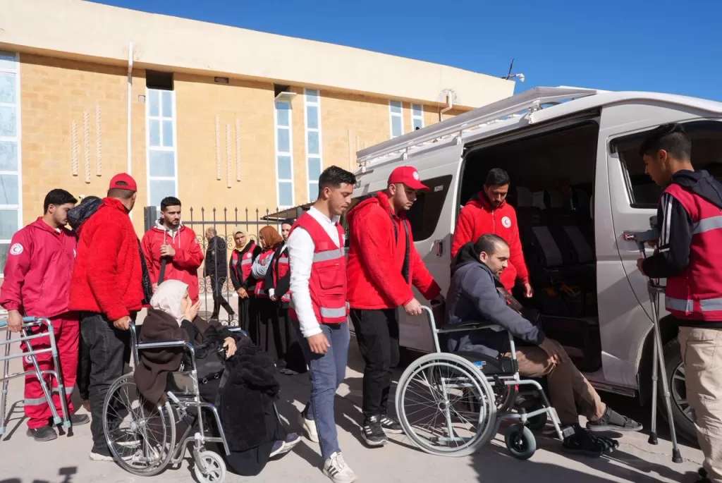 الهلال الأحمر يمدّ جسور الرحمة بين غزة ومستشفيات مصر 16 - جريدة المساء