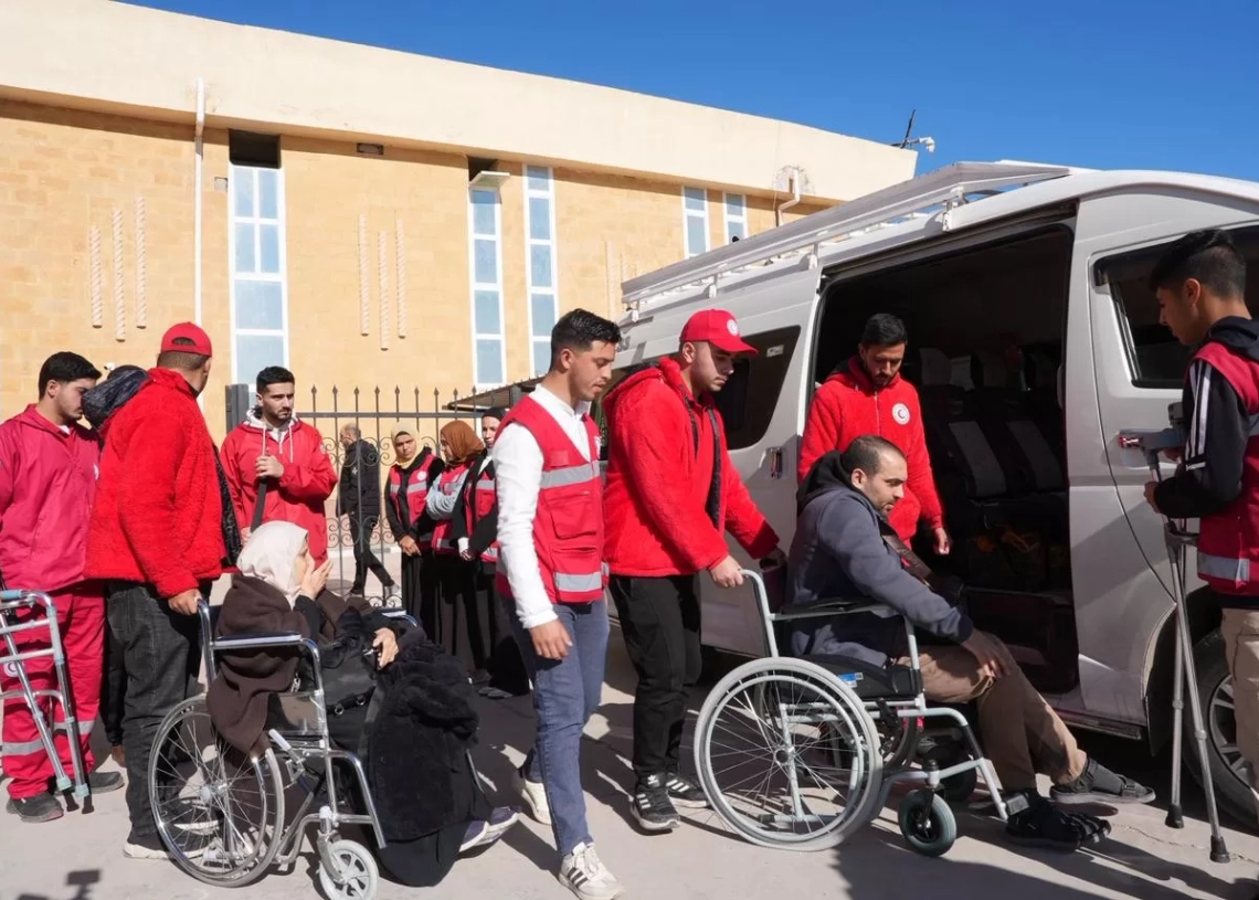 الهلال الأحمر المصرى يمد يد العون للأشقاء