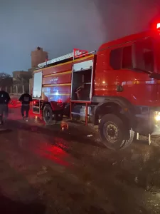 محافظ الجيزة يتابع ميدانيًا عمليات إطفاء حريق بمصنع أخشاب في ٦ أكتوبر 25 - جريدة المساء