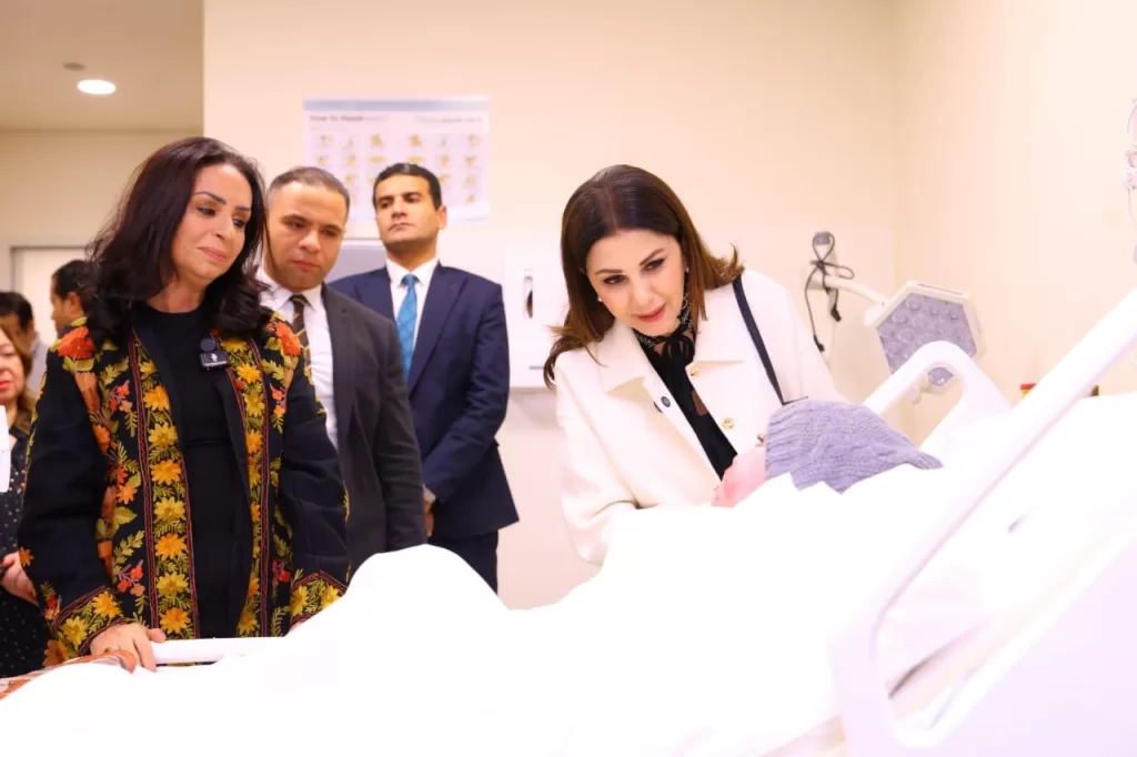 "مايا مرسى" تشيد بتقنية زراعة الجلد البشرى لعلاج الحروق بمستشفى أهل مصر 19 - جريدة المساء