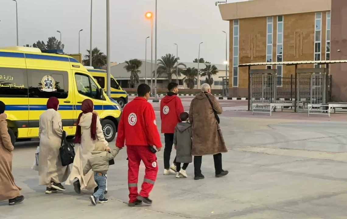 الهلال الأحمر يدفع بـ 7,500 طن مساعدات إلى غزة 20 - جريدة المساء الهلال الأحمر يدفع بـ 7,500 طن مساعدات إلى غزة 19 - جريدة المساء