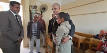 وكيل تعليم قنا يوجه بسرعة تسليم الكتب للطلاب دون ربطها بالمصروفات 52 - جريدة المساء