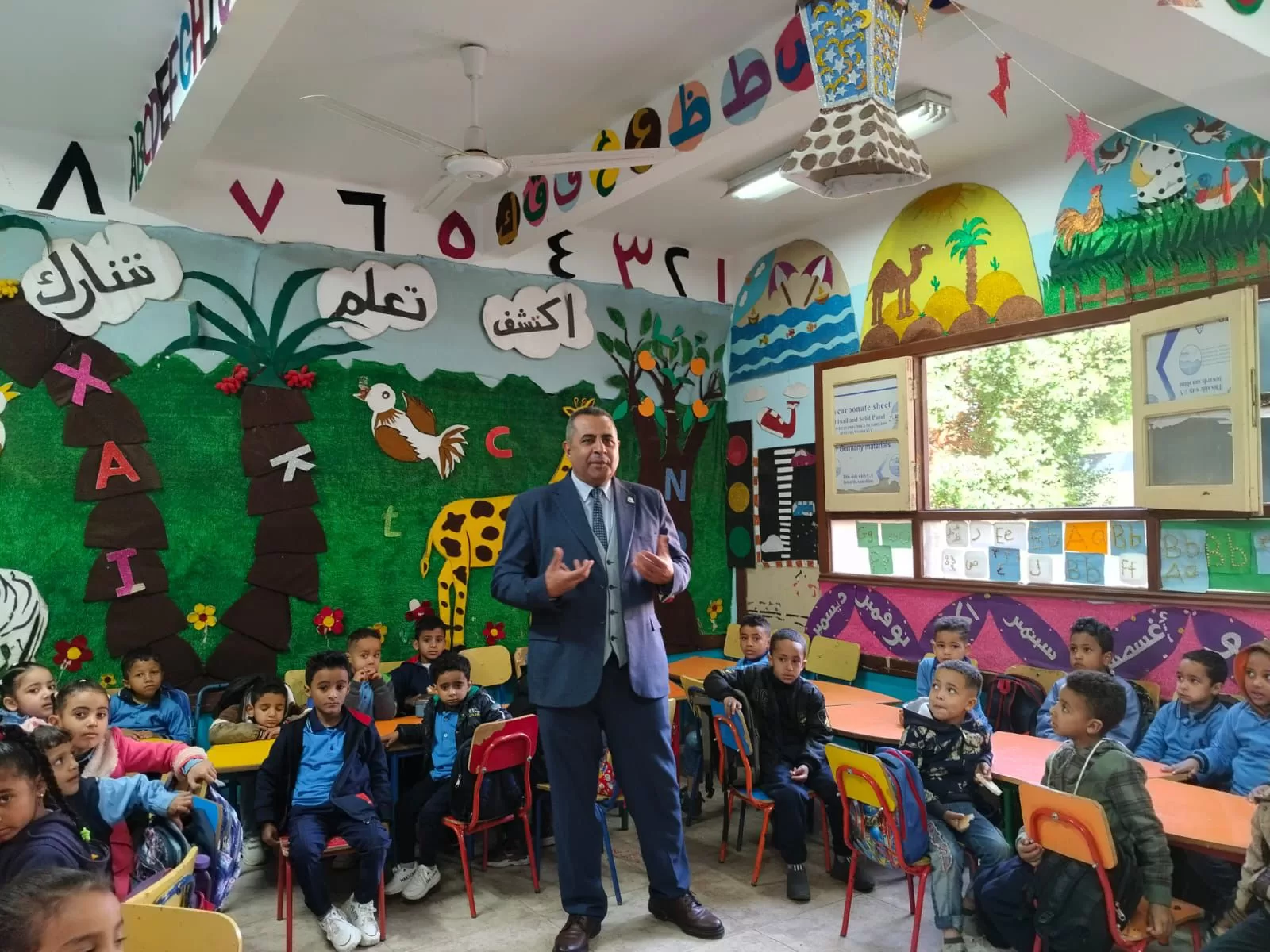 وكيل مديرية التعليم بقنا يوجه بفهرسة المكتبات يدويًا وإلكترونيًا 23 - جريدة المساء