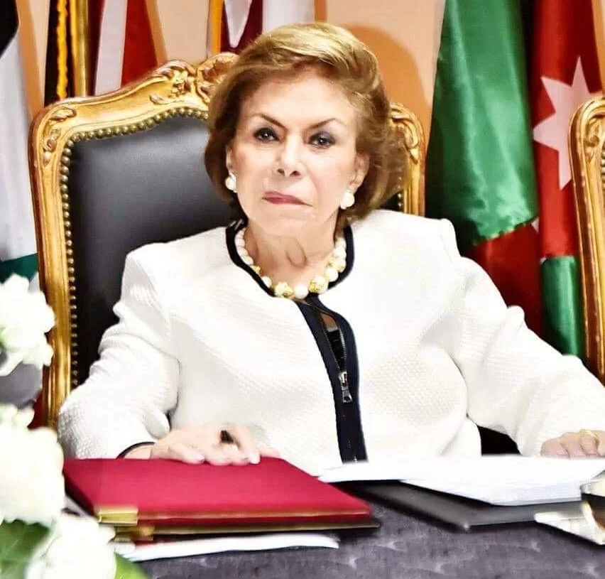 "امرأة من صعيد مصر".. مرفت تلاوي تكشف تفاصيل حفل توقيع مذكراتها 19 - جريدة المساء