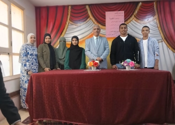 وكيل تعليم قنا يدعم أوائل الطلاب بمدرسة البحري قمولا الثانوية قبل التصفيات النهائية 33 - جريدة المساء