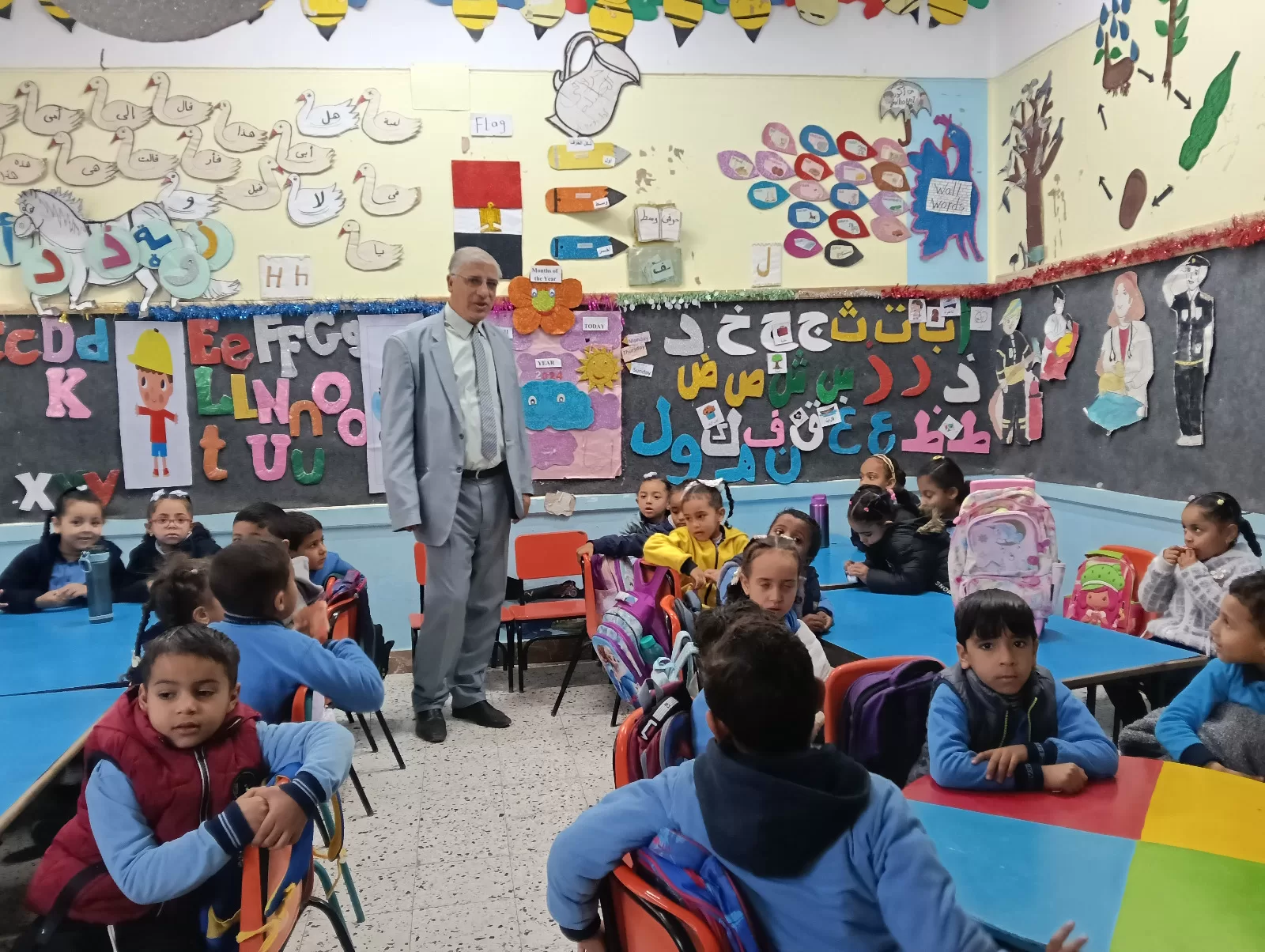 وكيل تعليم قنا يدعم أوائل الطلاب بمدرسة البحري قمولا الثانوية قبل التصفيات النهائية 189 - جريدة المساء