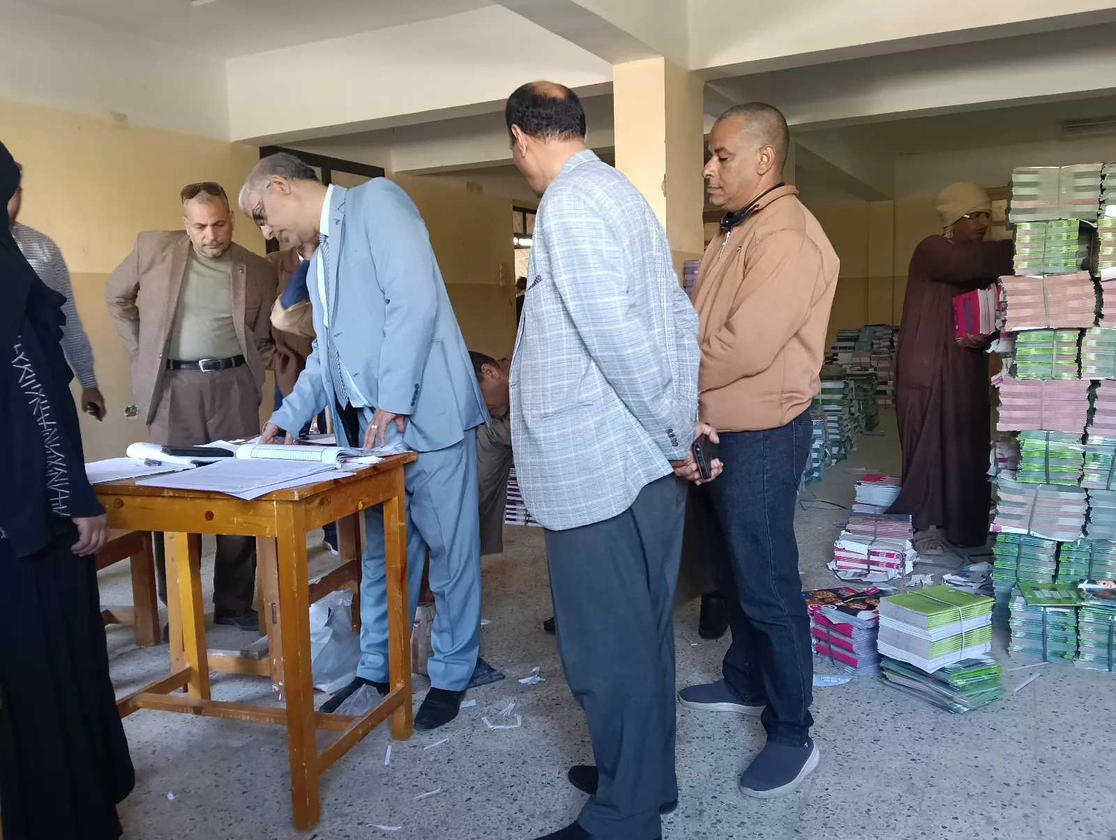 وكيل تعليم قنا يدعم أوائل الطلاب بمدرسة البحري قمولا الثانوية قبل التصفيات النهائية 191 - جريدة المساء