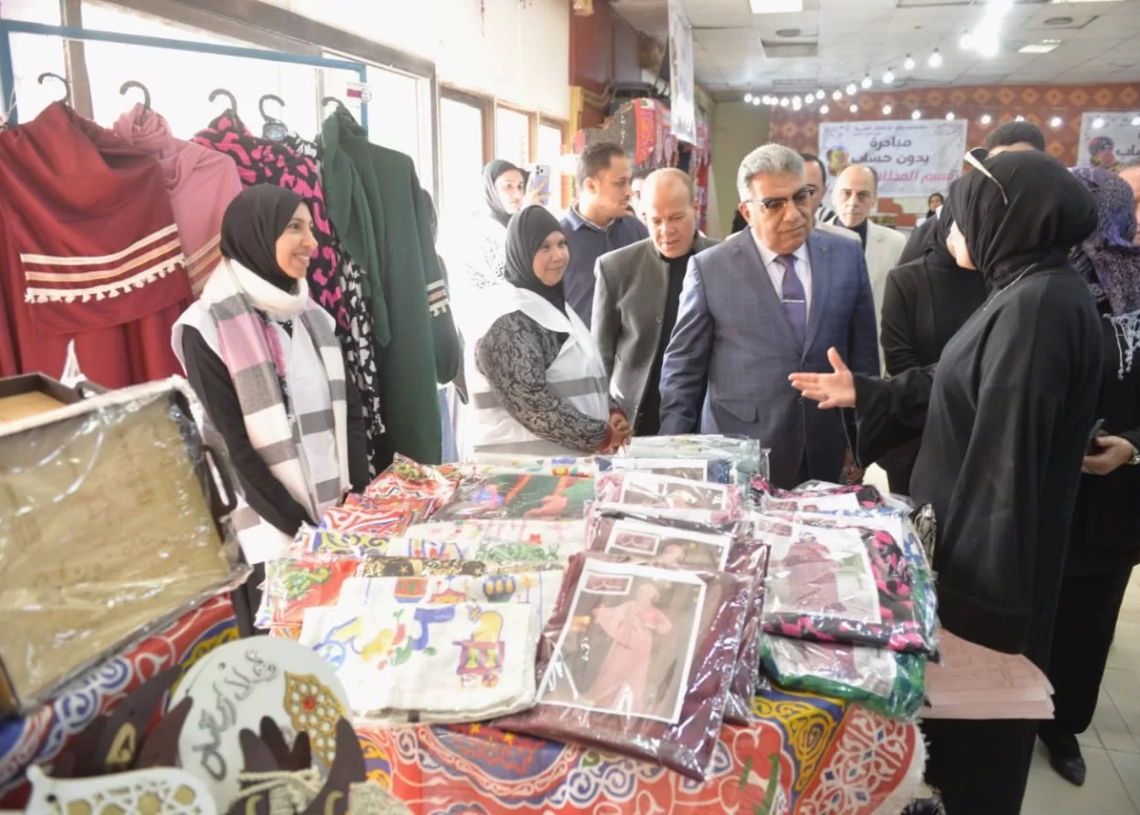 محافظ الدقهلية يفتتح المعرض المجاني «بدون حساب»..لدعم الاسر الأولى بالرعاية 19 - جريدة المساء