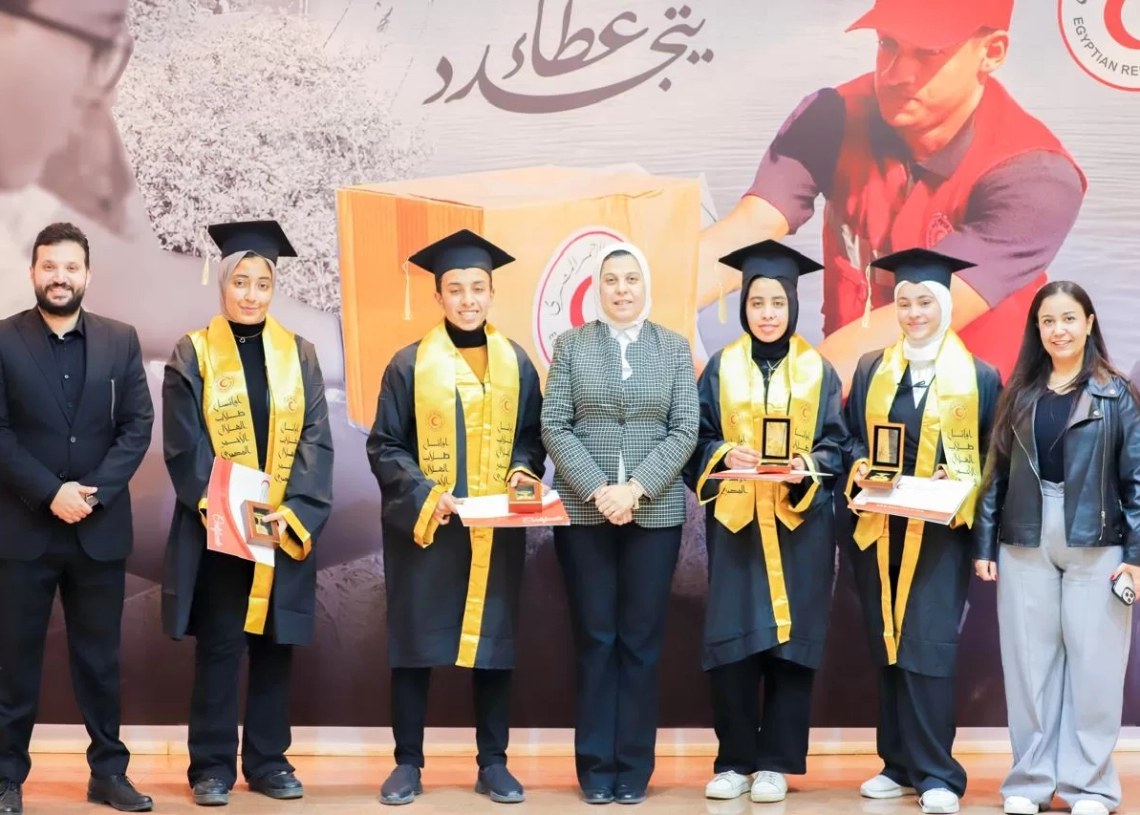 الهلال الأحمر يكرم متطوعيه من طلاب الثانوية العامة المتفوقين 26 - جريدة المساء الهلال الأحمر يكرم متطوعيه من طلاب الثانوية العامة المتفوقين 25 - جريدة المساء