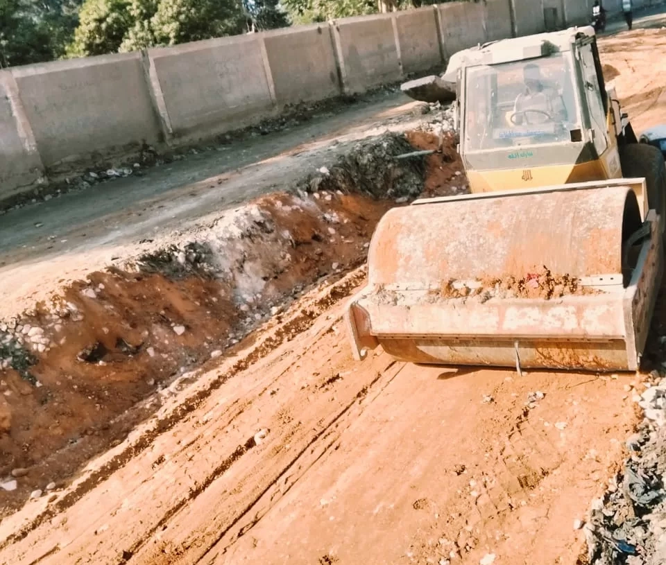 تحولت إلي محور مروري.. محافظ الجيزة يتابع أعمال تطهير وإحلال ترعة الحفرية بالبراجيل 19 - جريدة المساء