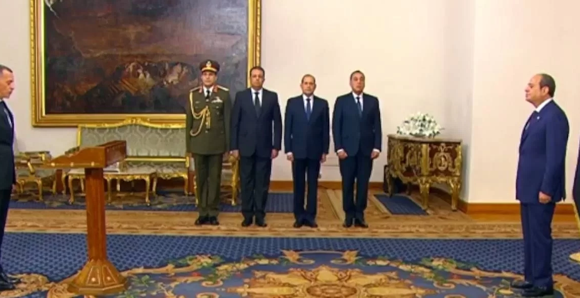 المهندس عمرو لاشين يؤدى اليمين الدستورية محافظاً لأسوان 16 - جريدة المساء