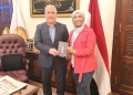 "رئيس الوطنية للصحافة" يستقبل الصحفية عزيزة فؤاد ويشيد بكتابها "الحكيم مجدي يعقوب..قلب من ذهب" 23 - جريدة المساء