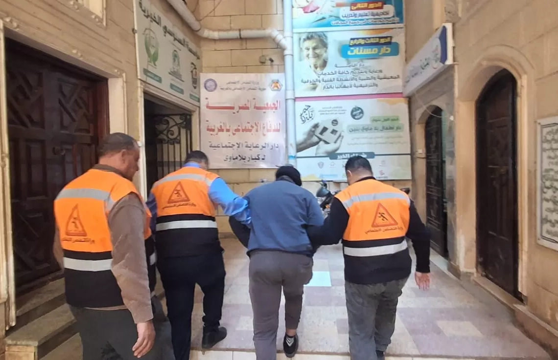 فريق التدخل السريع ينقذ طفلة وخمسة مسنين بلا مأوى 28 - جريدة المساء فريق التدخل السريع ينقذ طفلة وخمسة مسنين بلا مأوى 27 - جريدة المساء