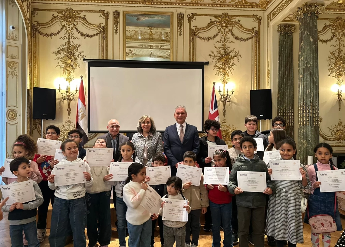 القنصل العام فى المملكة المتحدة يلتقى بأطفال مصر فى بريطانيا 19 - جريدة المساء