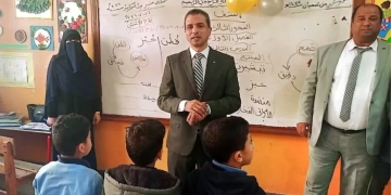 وكيل تعليم كفر الشيخ ومدير عام  الانشطة الاجتماعية بالوزارة فى جولة بمدارس المحافظة 1 - جريدة المساء