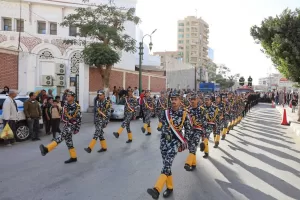 محافظ المنيا ومدير الأمن يتقدمان صفوف المشيعين في جنازة عسكرية للواء  مصطفى خليل 33 - جريدة المساء