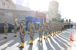 محافظ المنيا ومدير الأمن يتقدمان صفوف المشيعين في جنازة عسكرية للواء  مصطفى خليل 41 - جريدة المساء