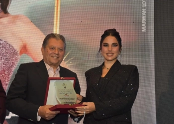 درة تُلقي كلمة مؤثرة أثناء تسلمها جائزة أفضل فيلم روائي عن "وين صرنا" 21 - جريدة المساء