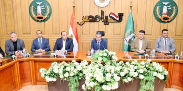 في لقاء ليلي.. محافظ المنوفية لـ "مديري المديريات" : "المواطن أولوية أولى.. كلنا نعمل لتحسين جودة الخدمات المقدمة للمواطنين وتحقيق رضاهم " 1 - جريدة المساء