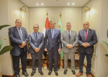 وزير الزراعة يستقبل رئيس ووكيل وأمين سر لجنة الزراعة والري بمجلس الشيوخ 25 - جريدة المساء