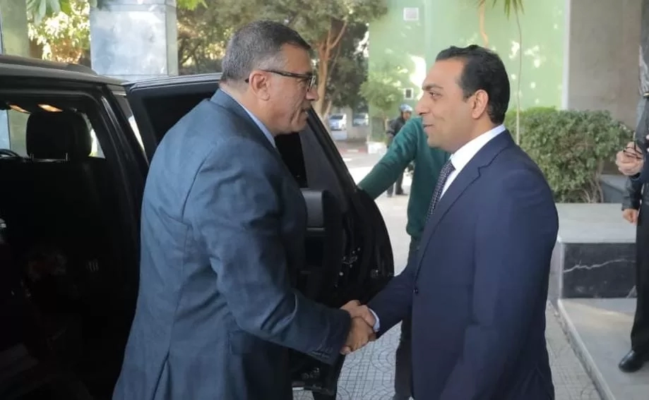 محافظ قنا الجديد يصل الديوان العام ويؤكد: مكتبي مفتوح للجميع وهدفي خدمة المحافظة وأبنائها 19 - جريدة المساء محافظ قنا الجديد يصل الديوان العام ويؤكد: مكتبي مفتوح للجميع وهدفي خدمة المحافظة وأبنائها 18 - جريدة المساء