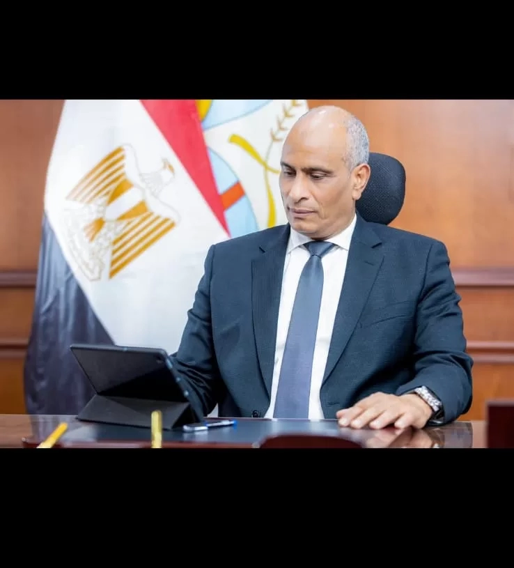 محافظ كفرالشيخ : إزالة 56 إعلانًا مخالفًا بعدد من مراكز المحافظة 16 - جريدة المساء