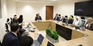 نائب وزير الصحة بحث مع «صندوق مصر السيادي» آليات التعاون في تطوير الرعاية الصحية 1 - جريدة المساء