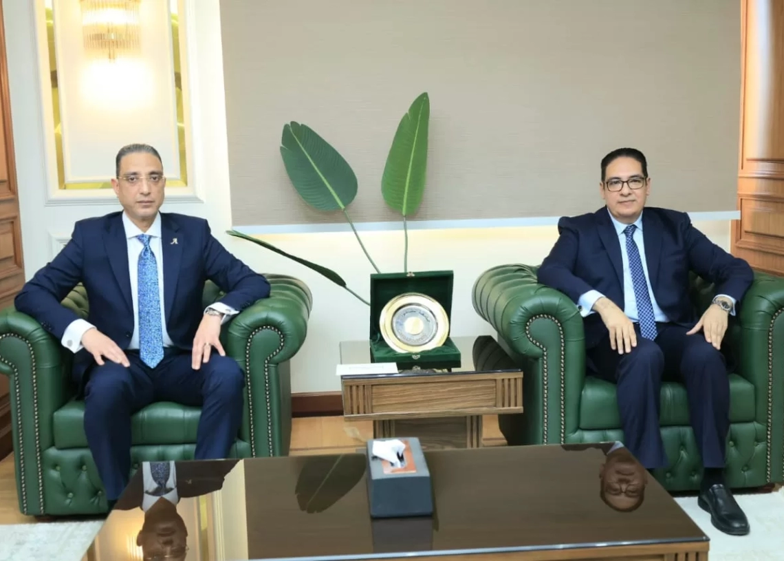 محافظ الجيزة يستقبل رئيس جامعة القاهرة لبحث سبل التعاون المشترك