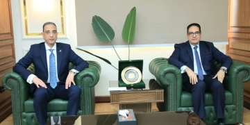 محافظ الجيزة يستقبل رئيس جامعة القاهرة لبحث سبل التعاون المشترك