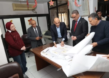 محافظ الجيزة يتفقد مركز معلومات شبكات المرافق للتعرف على نظم التشغيل والخدمات 24 - جريدة المساء