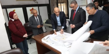 محافظ الجيزة يتفقد مركز معلومات شبكات المرافق للتعرف على نظم التشغيل والخدمات 1 - جريدة المساء
