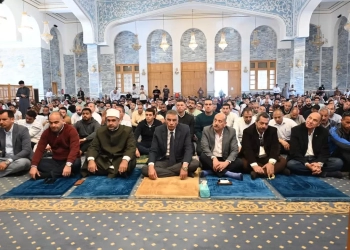 محافظ جنوب سيناء يؤدي صلاة الجمعة بمسجد السلام بشرم الشيخ 38 - جريدة المساء