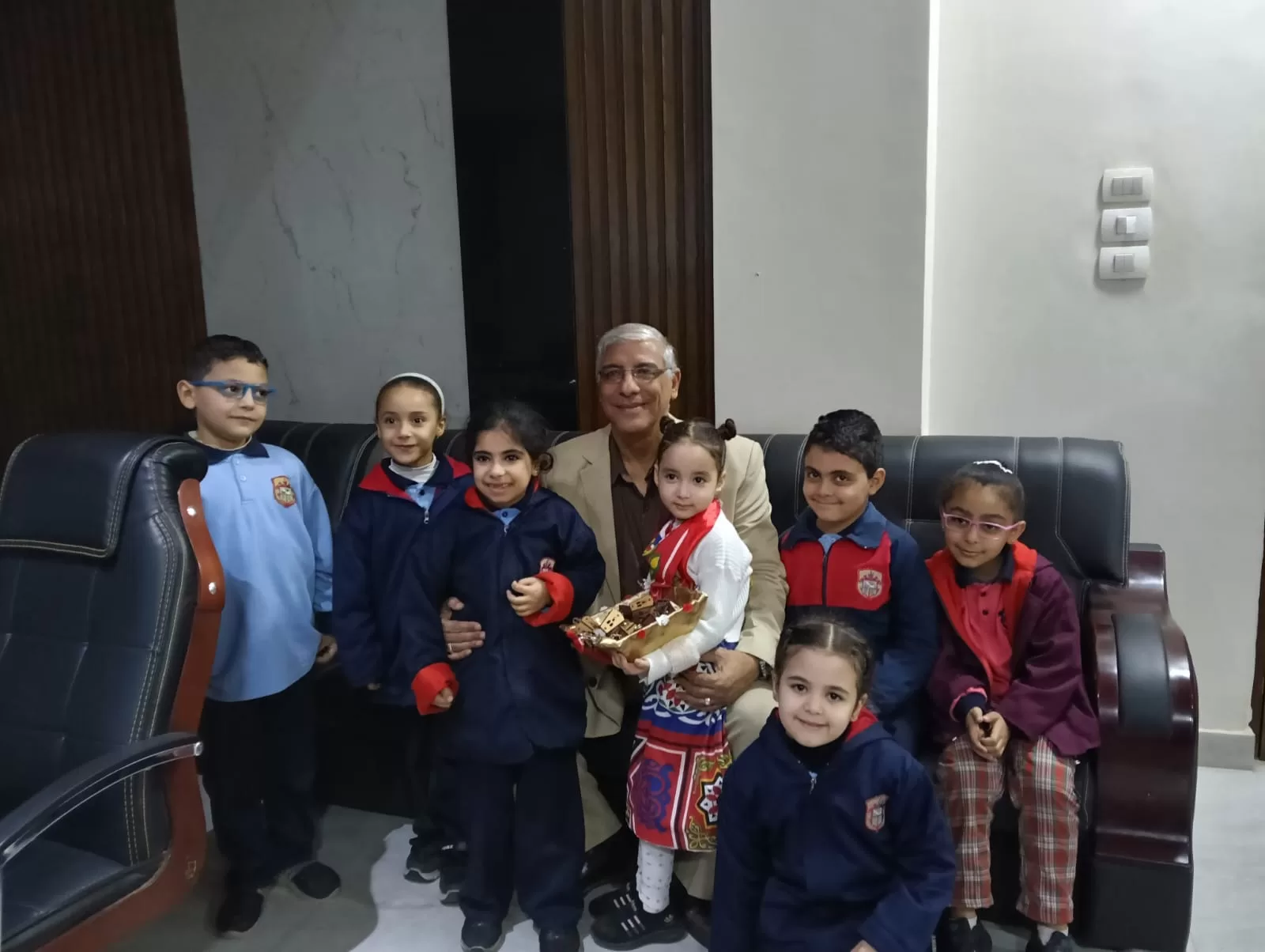 وكيل تعليم قنا يستقبل وفود الطلاب المتفوقين لتهنئته بشهر رمضان المبارك 30 - جريدة المساء