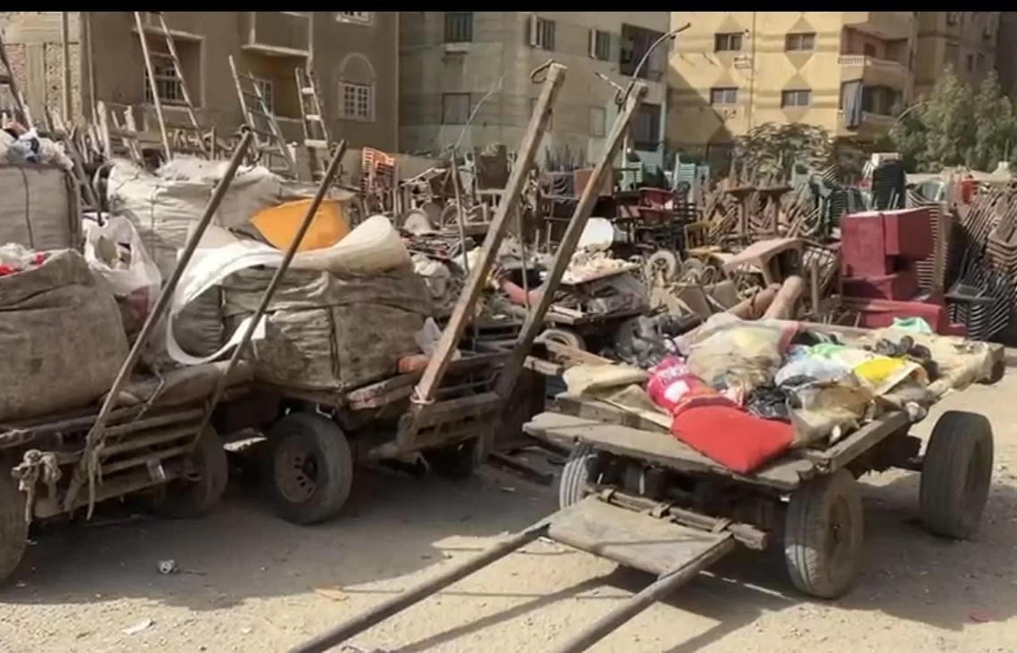 مصادرة 57 عربة كارو وتروسيكل خلال حملات لمواجهة النباشين والفريزة بالجيزة 19 - جريدة المساء