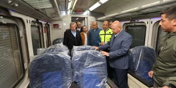 وزير النقل يتفقد ورش كوم أبو راضى و يتابع الانتهاء من إعادة تأهيل وتطوير عدد من عربات القطارات الأسباني 1 - جريدة المساء