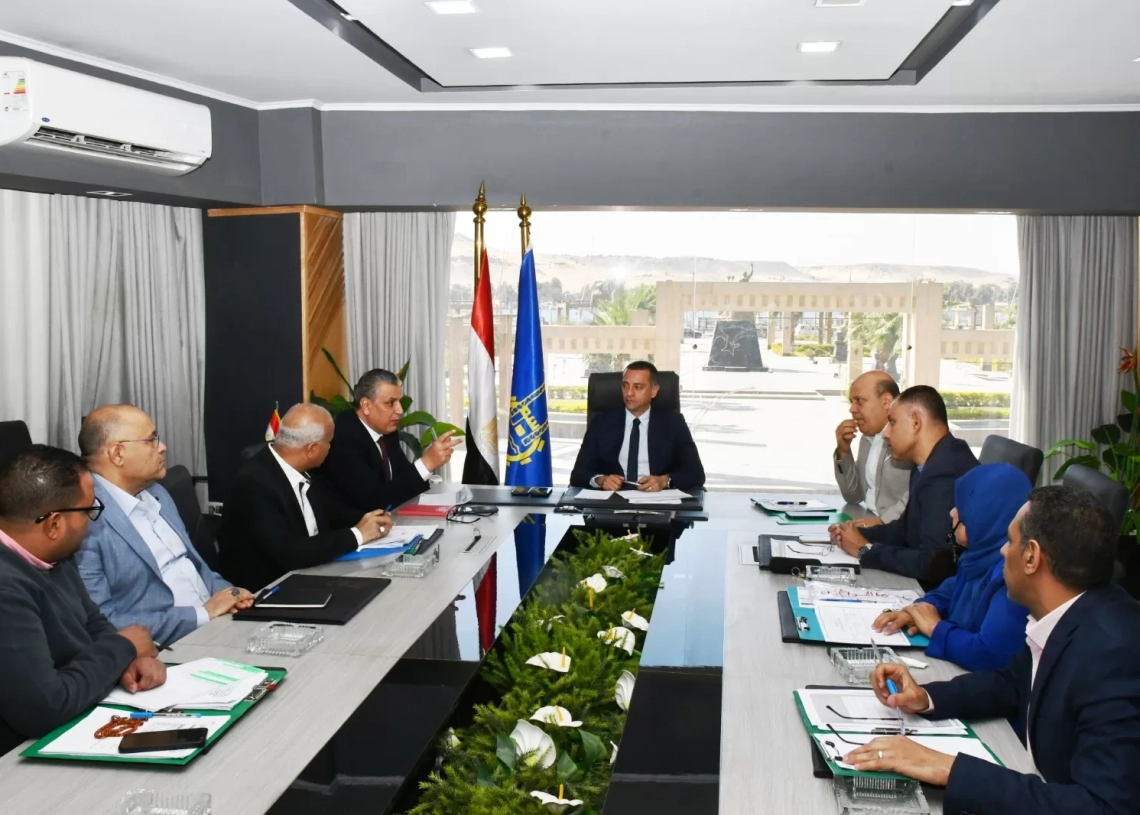 محافظ أسوان: التصالح فى مخالفات البناء أولوية قصوى 19 - جريدة المساء