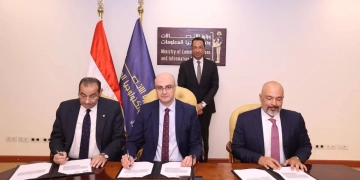 وزير الاتصالات يشهد توقيع اتفاقيات لتعزيز استثمارات وجودة المحمول 1 - جريدة المساء